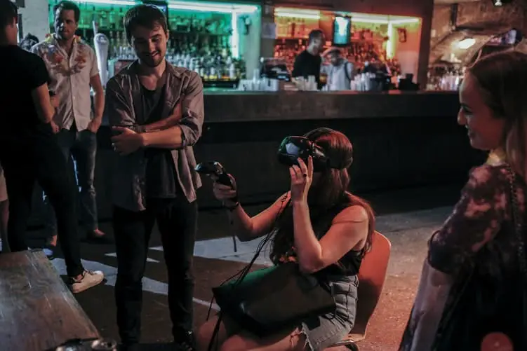 woman using virtual reality